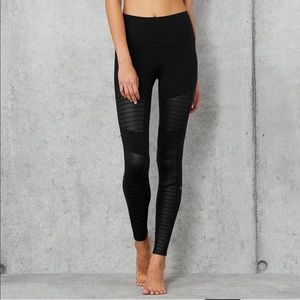 Alo yoga 7/8 high-waisted moto leggings